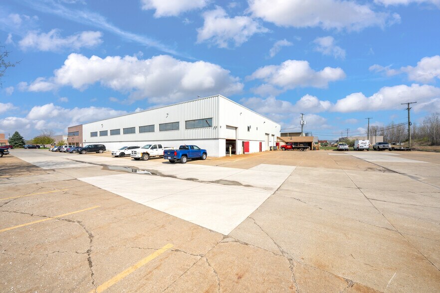 More Photos Of 51214 Industrial Dr, Macomb Warehouse For Sale