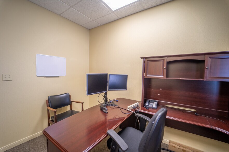 More Photos Of 5103 E Airline Rd, Victoria Office For Lease