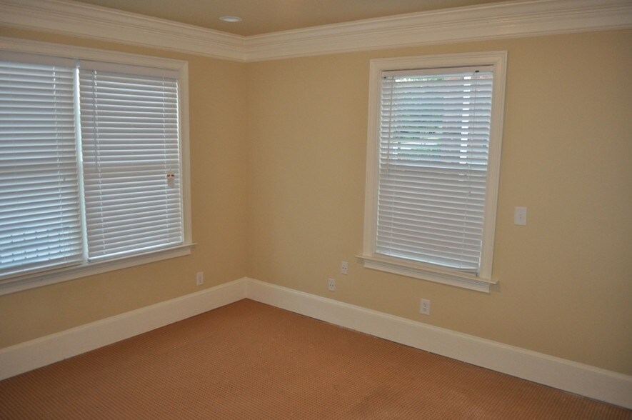 More Photos Of 4330 S Lee St, Buford Medical For Lease