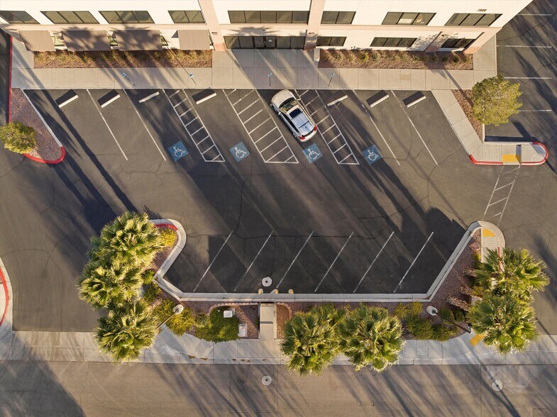 More Photos Of 7080 La Cienega St, Las Vegas Office For Sale