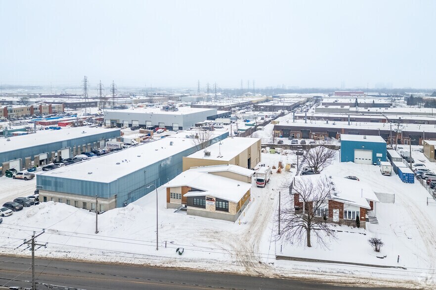 More Photos Of 1620-1626 Boul Saint-Elzéar O, Laval Warehouse For Sale