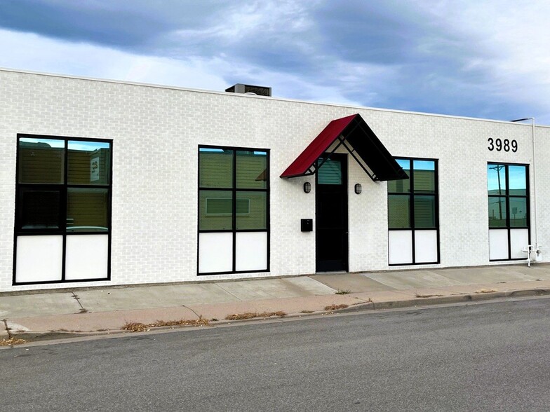 Primary Photo Of 3989 S Lipan St, Englewood Office For Sale