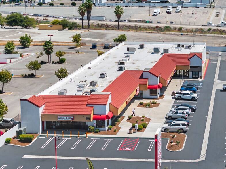 More Photos Of 955 S E St, San Bernardino Freestanding For Lease