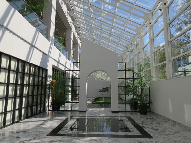 More Photos Of 1201 Main St, Columbia Office For Lease
