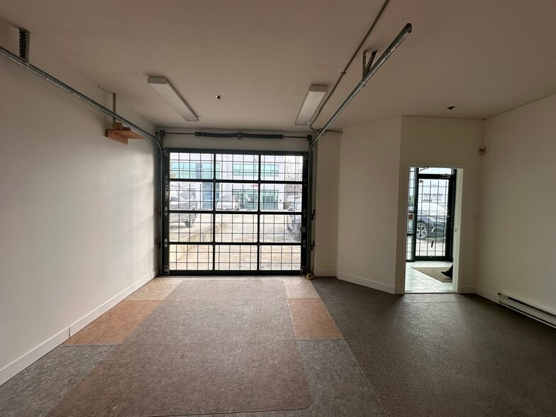 More Photos Of 1083 Kent Ave NE, Vancouver Light Manufacturing For Sale