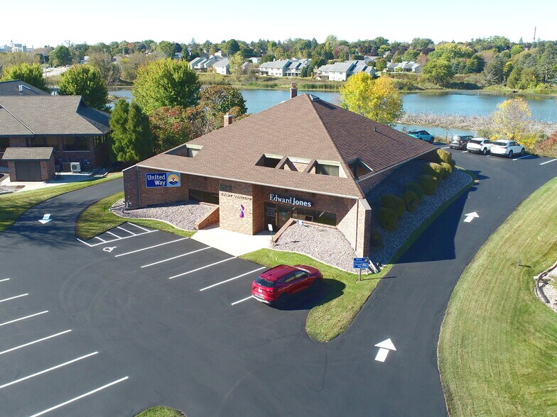 Primary Photo Of 21 E Waldo Blvd, Manitowoc Office For Lease