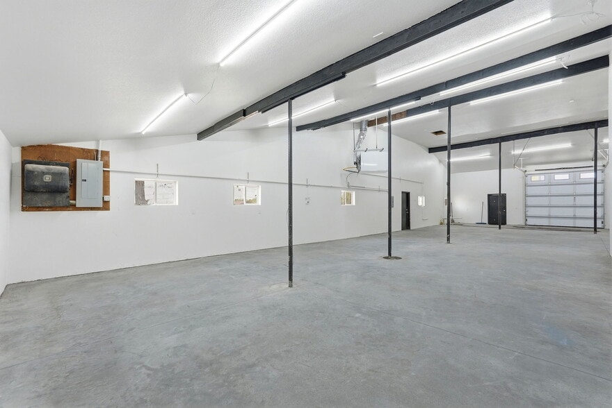More Photos Of 627 S 31st St, Colorado Springs Light Manufacturing For Sale