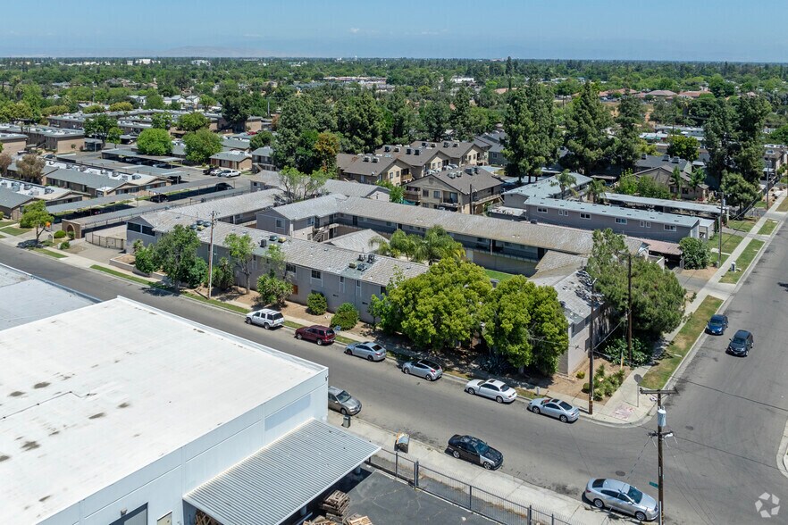More Photos Of 1905 E Pontiac Way, Fresno Apartments For Sale