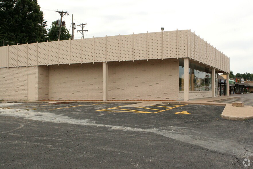 More Photos Of 405-523 E 24 Hwy, Independence General Retail For Sale