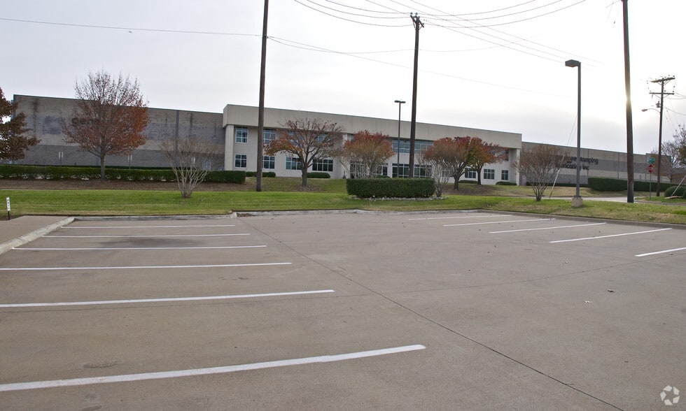 Primary Photo Of 1470 Avenue T, Grand Prairie Warehouse For Sale