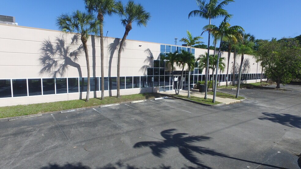 More Photos Of 1052 S Powerline Rd, Deerfield Beach Flex For Sale