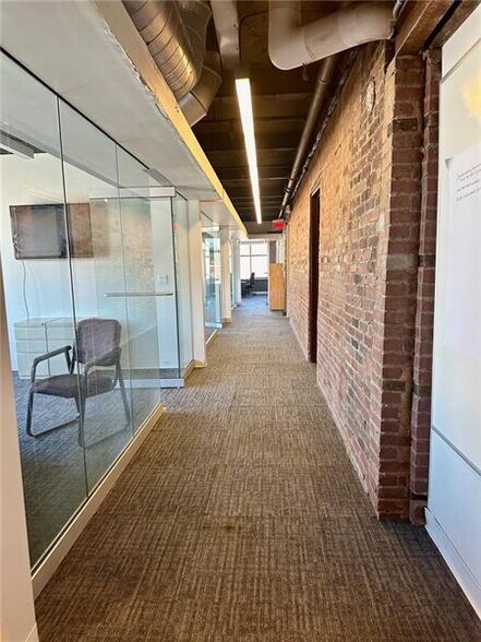 More Photos Of 210 E Washington St, New Castle Office For Lease