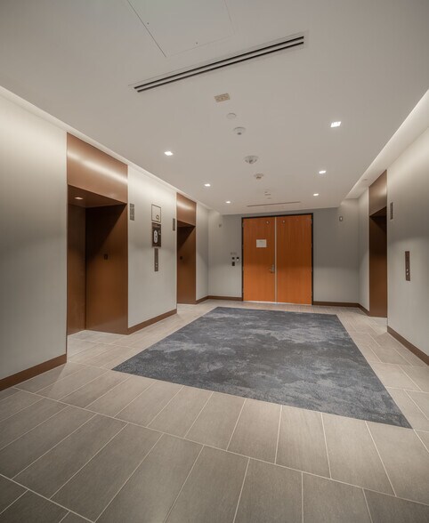 More Photos Of 11611 San Vicente Blvd, Los Angeles Office For Lease