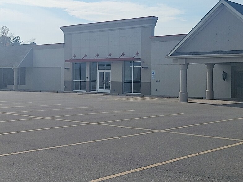 Primary Photo Of 8578 Market St, Boardman Storefront For Lease