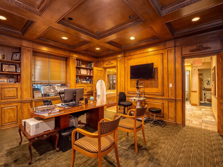 More Photos Of 550 Park Ave, New York Apartments For Sale