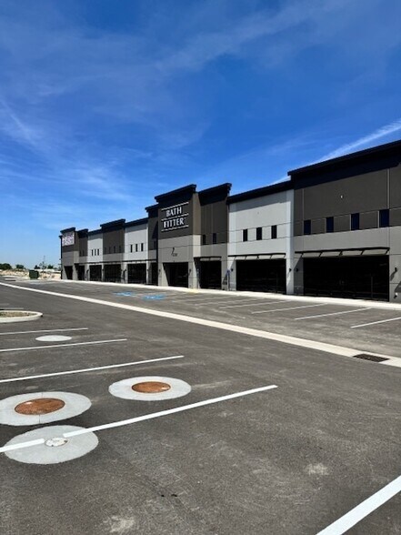 More Photos Of 2200 E Chisholm Dr, Nampa Showroom For Lease