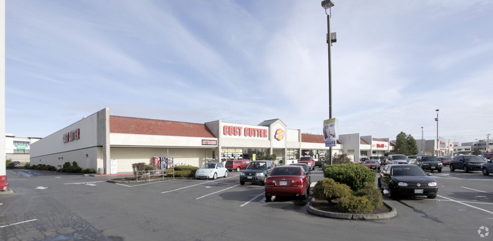 More Photos Of 10011-10115 Evergreen Way, Everett General Retail For Lease