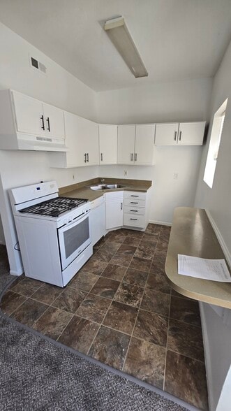 More Photos Of 1001 N 29th St, Omaha Apartments For Sale