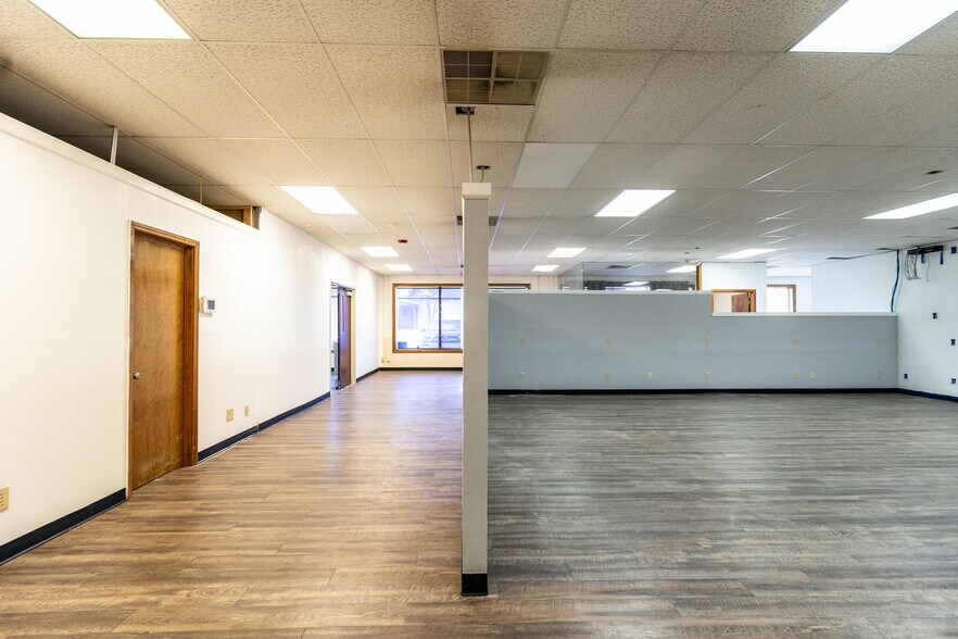 More Photos Of 11813 W 77th St, Lenexa Office For Sale