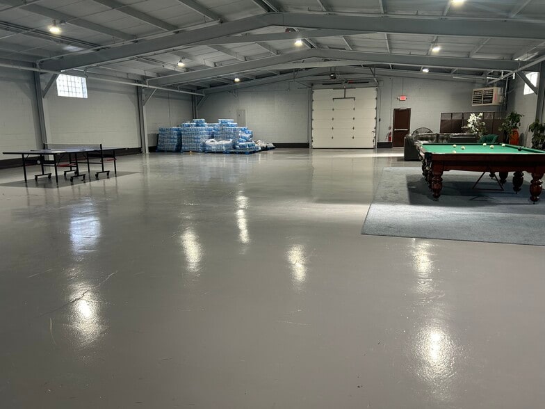 More Photos Of 13747 S Western Ave, Blue Island Warehouse For Lease