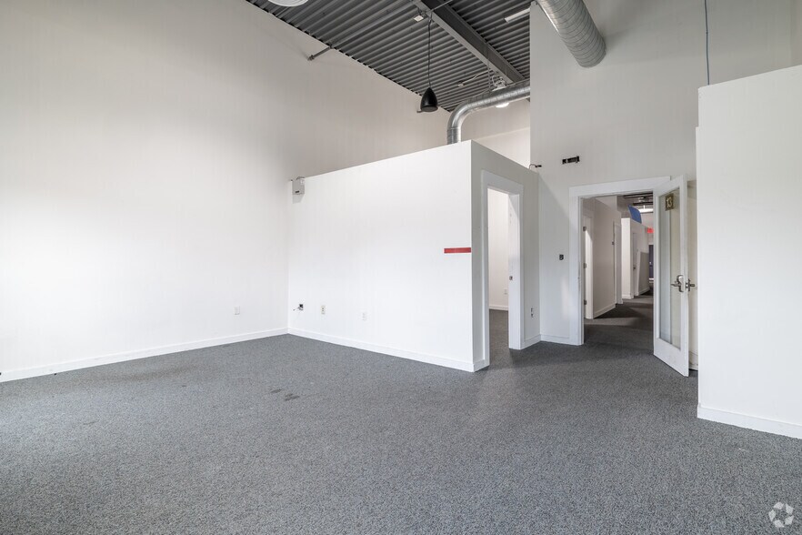 More Photos Of 530 West St, Braintree Manufacturing For Lease