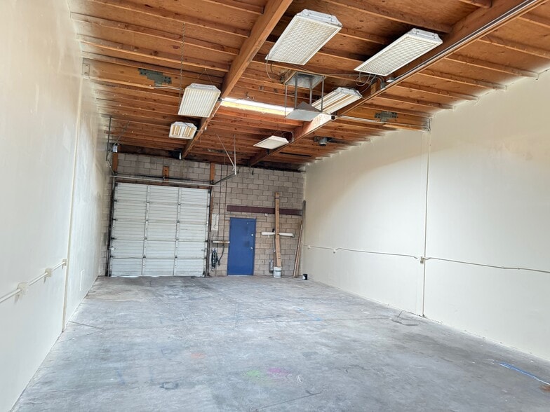 More Photos Of 1370 E 8th St, Tempe Warehouse For Lease