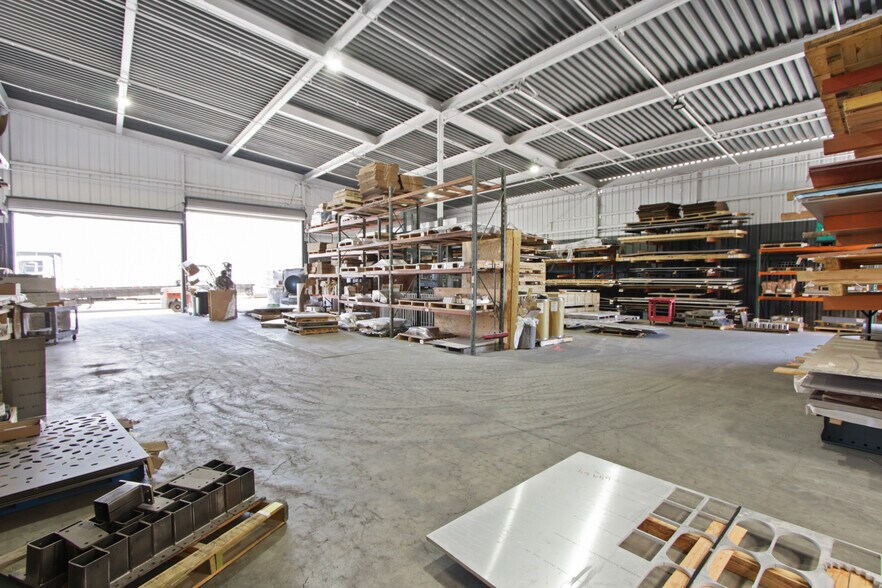 More Photos Of 4900 E Hunter Ave, Anaheim Manufacturing For Sale