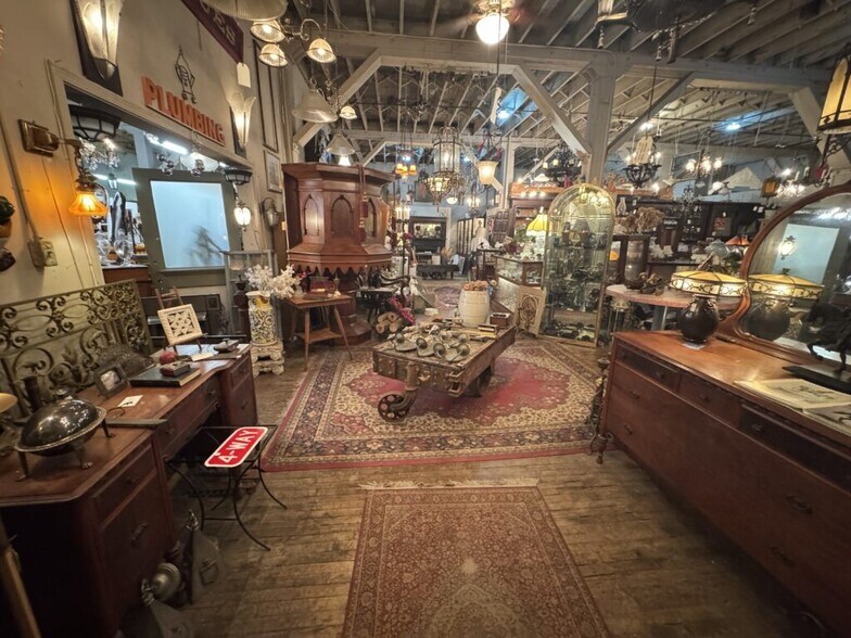 More Photos Of 20 S Ontario St, Toledo Office For Sale