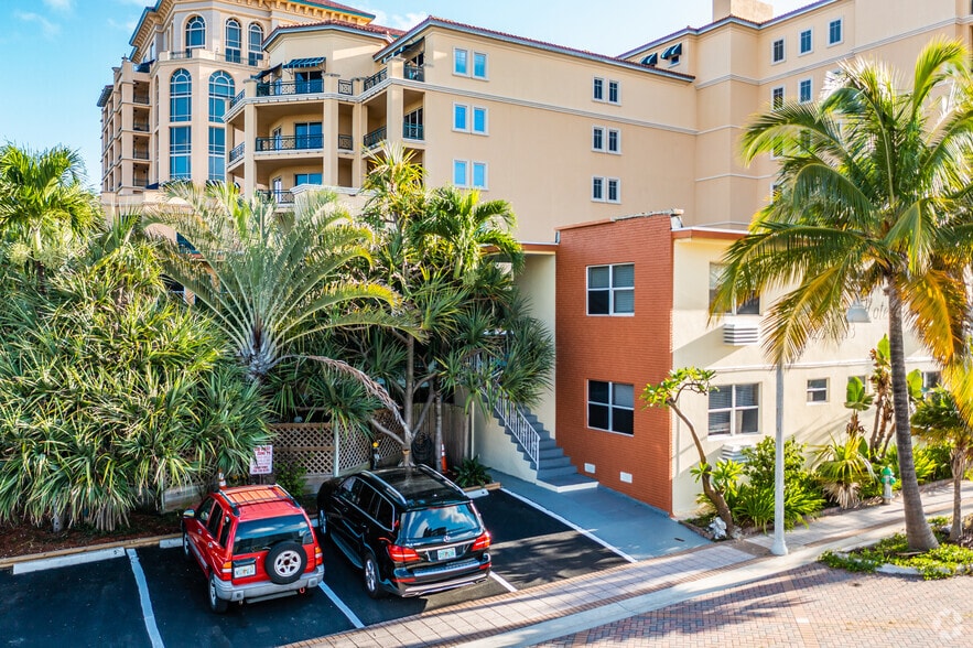 More Photos Of 3405 N Ocean Dr, Hollywood Hotel For Sale