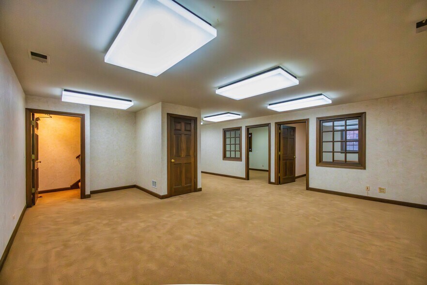 More Photos Of 1615 W Colonial Pky, Inverness Office For Sale
