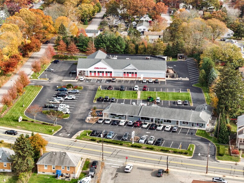 More Photos Of 500 Main Rd, Tiverton Drugstore For Sale