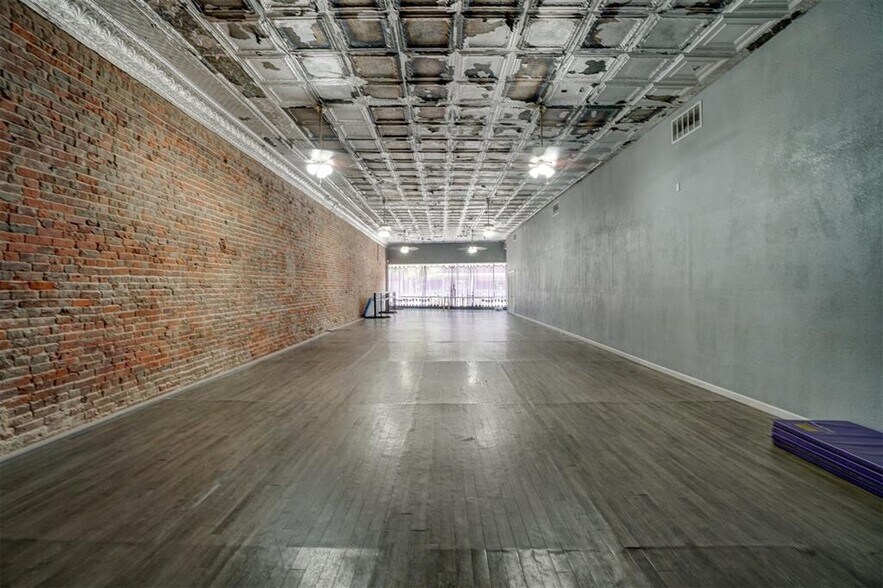 More Photos Of 211 E Main St, Shawnee Storefront For Sale