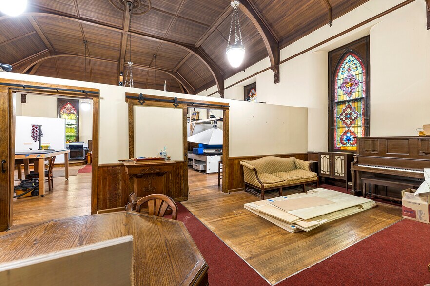 More Photos Of 2460 Mount rd, Aston Township Movie Radio TVStudio For Sale