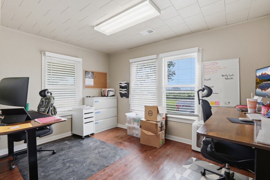 More Photos Of 1512 Posey Rd, San Marcos Office For Sale
