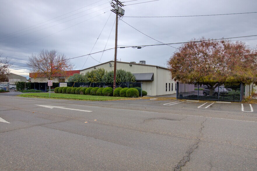 More Photos Of 5012 Salida Blvd, Salida Office For Sale