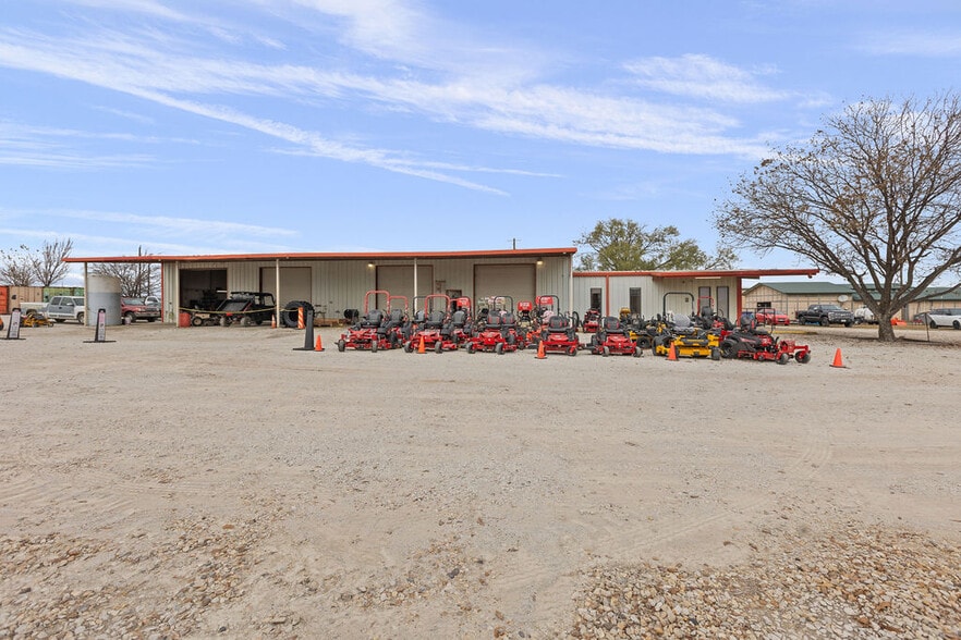 More Photos Of 3456 S Burleson Blvd, Alvarado Freestanding For Sale