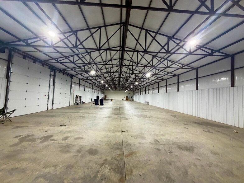 More Photos Of 113 NE 36th St, Oklahoma City Industrial For Lease