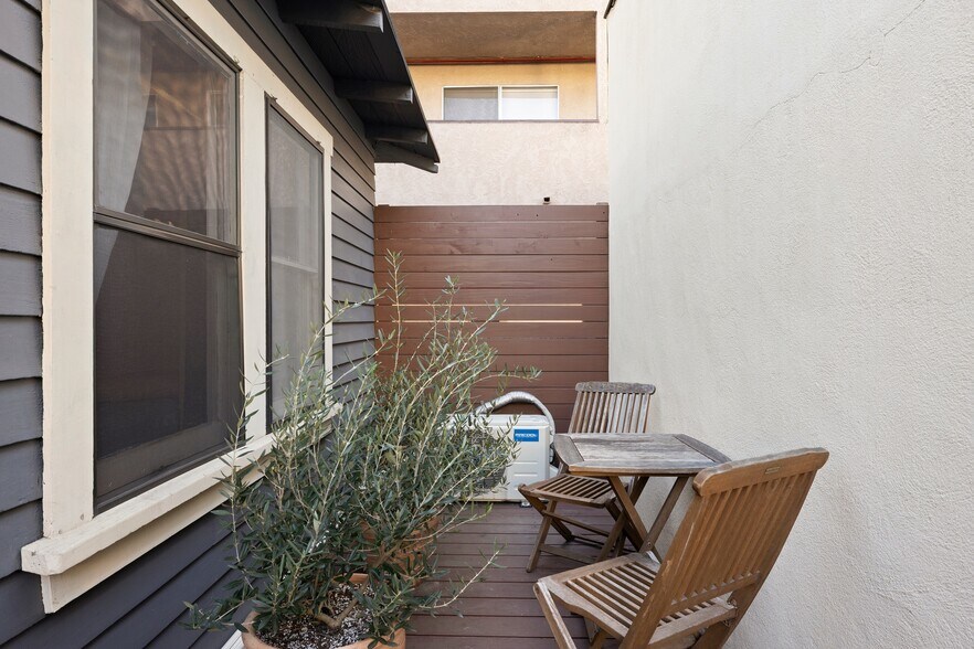 More Photos Of 1515 Echo Park Ave, Los Angeles Storefront Retail Residential For Sale