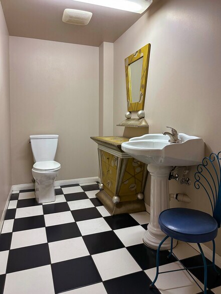 More Photos Of 915 S Alta Vista Ave, Monrovia Flex For Sale