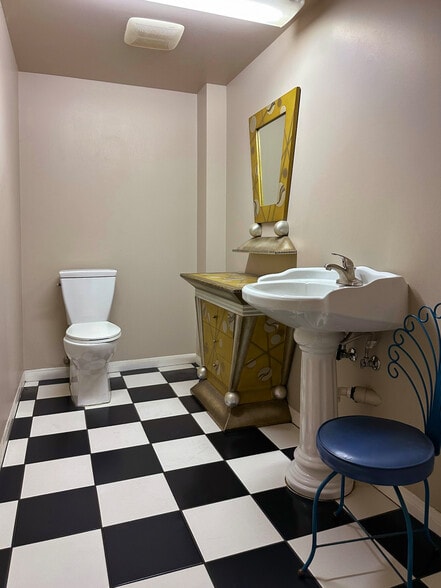 More Photos Of 915 S Alta Vista Ave, Monrovia Light Manufacturing For Sale