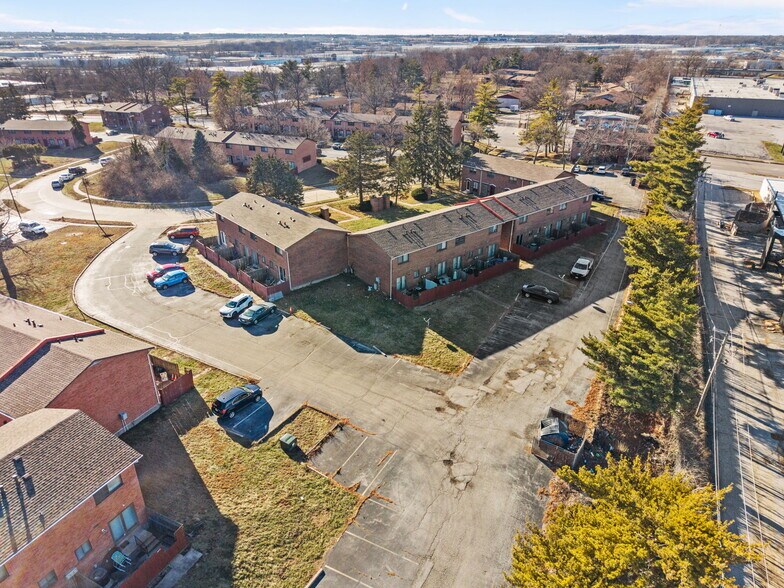 More Photos Of 7298 N Hanley Rd, Hazelwood Multifamily For Sale