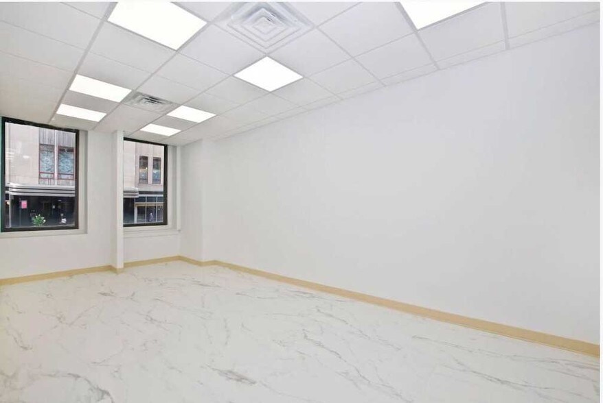 More Photos Of 18 W 33rd St, New York Office Residential For Sale