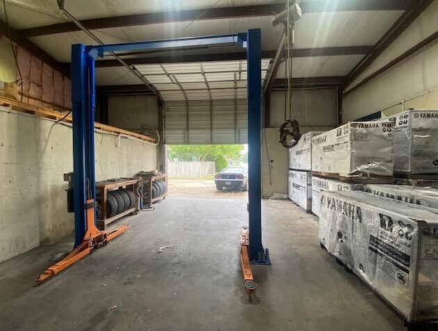 More Photos Of 331 Highway 146 S, La Porte Warehouse For Sale
