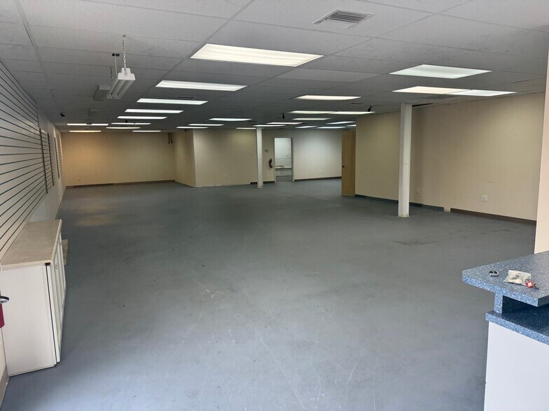More Photos Of 1002 Manatee Ave, Bradenton Freestanding For Lease