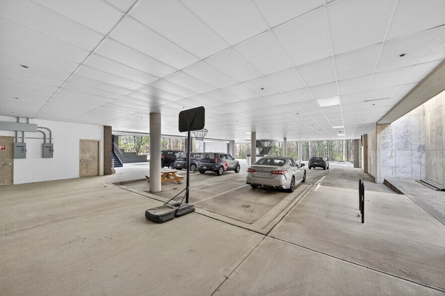 More Photos Of 329 Providence Rd, Chapel Hill Office For Sale