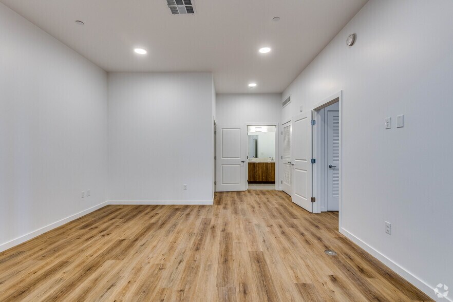 More Photos Of 901 E Fremont St, Las Vegas Coworking Space