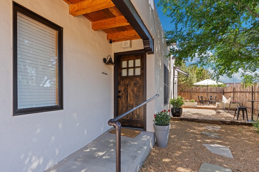 More Photos Of 4 N Chamisa Dr, Santa Fe Specialty For Sale