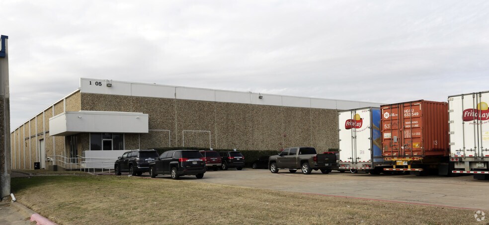 More Photos Of 1905 110th St, Grand Prairie Distribution For Lease
