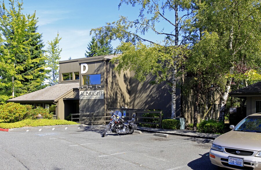Primary Photo Of 111 SE Everett Mall Way, Everett Medical For Lease