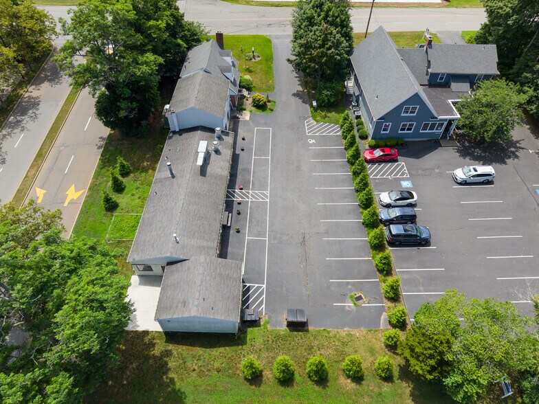 More Photos Of 93 Elm St, Old Saybrook Restaurant For Lease